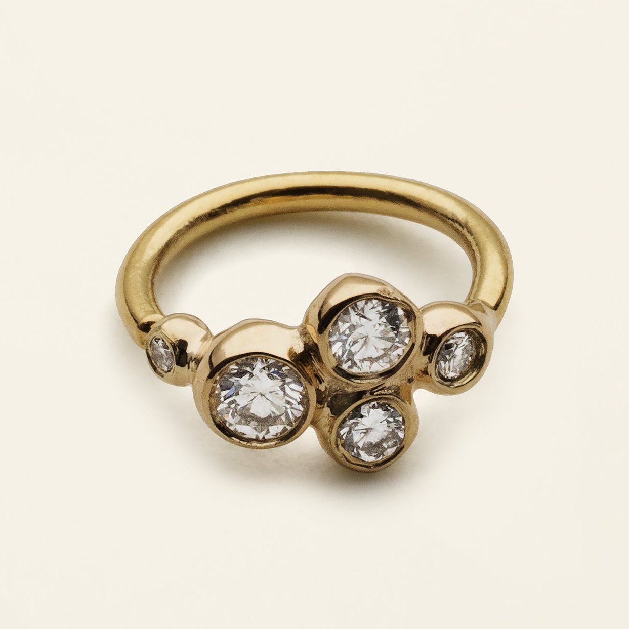 MINI HOOP - 18 karat guld med fem diamanter