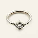 MINI HOOP - sølv med kvadratisk diamant