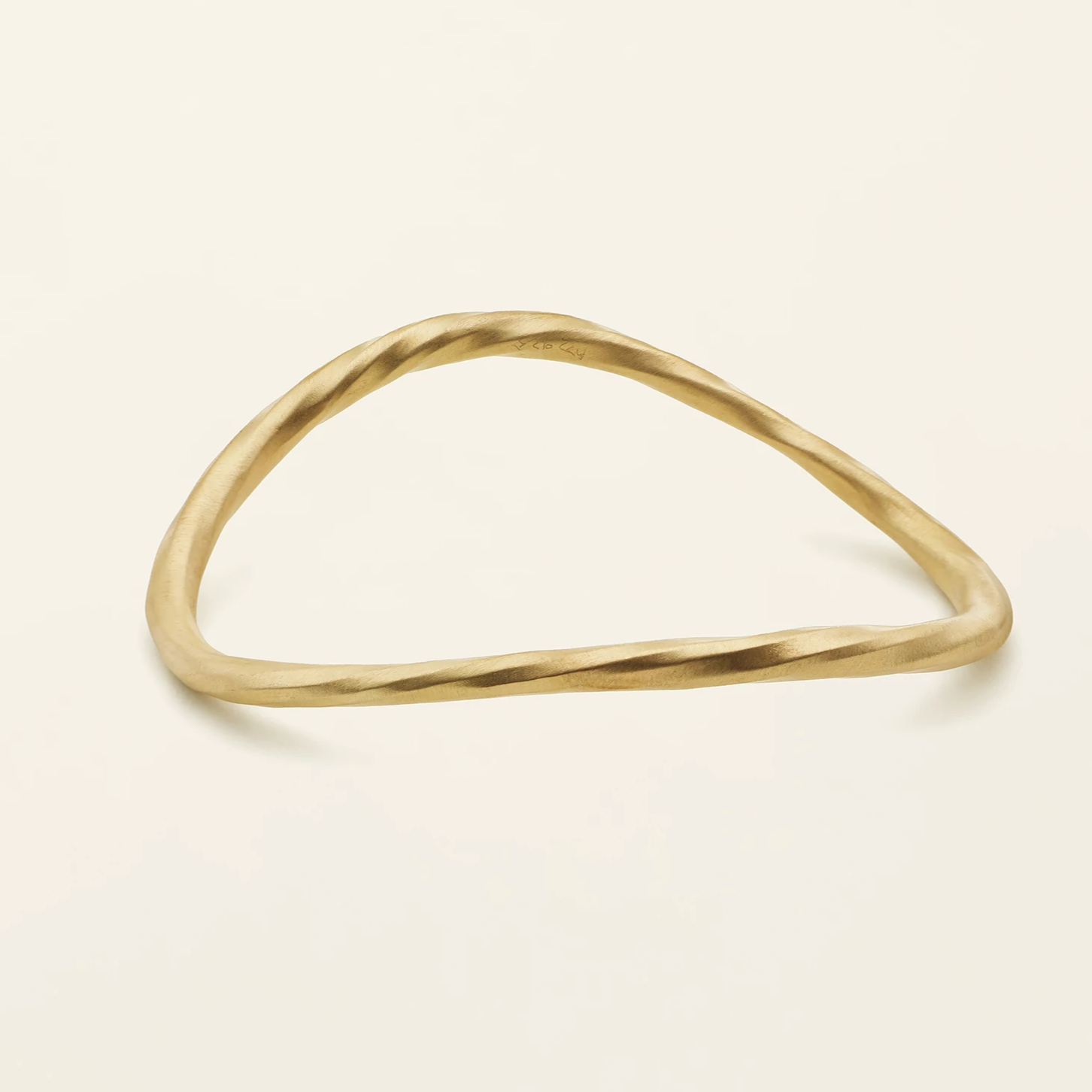 FLOW WAVE BANGLE Forgyldt S lv MARLENE JUHL J RGENSEN flow-wave-bangle-forgyldt-s-lv-marlene-juhl-j-rgensen