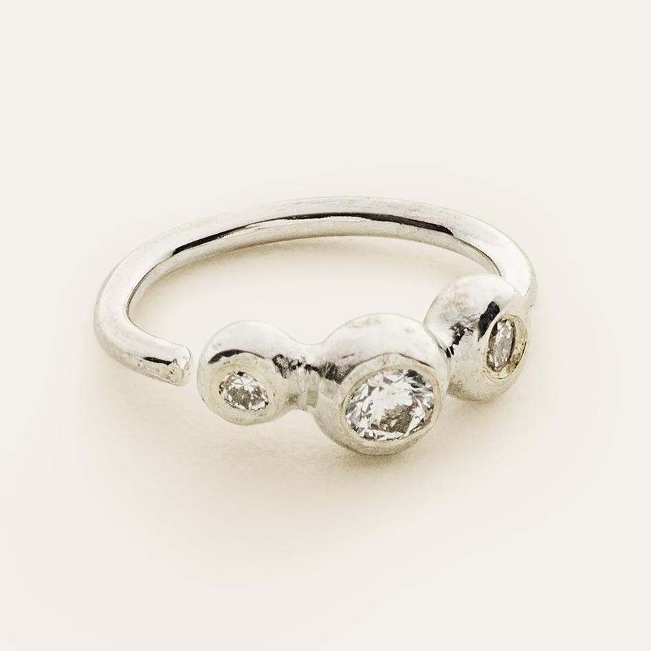 MINI HOOP - sølv med tre diamanter