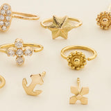 MINI HOOP - 18 karat guld med en diamant