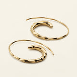 SMÅ FLOW ASYMMETRIC HOOPS - 18K forgyldt sølv